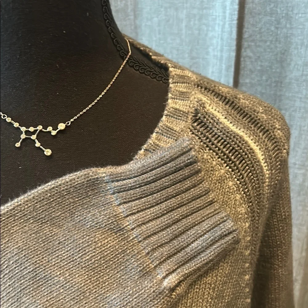 Tommy Bahama V-Neck Sweater - Gray